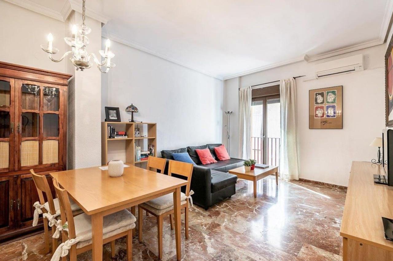 Modern Apartment In The Heart Of Гранада Экстерьер фото